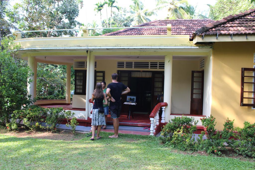 Abberny Villa Oost-Oost-Midigama Buitenkant foto